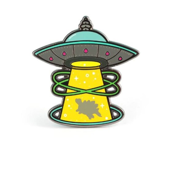 Fun Alien UFO Ship Brooch Retro Pin - Picture 1 of 3